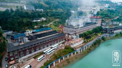 引领行业零售模式变革肆拾玖坊：酱酒新势力(图2)